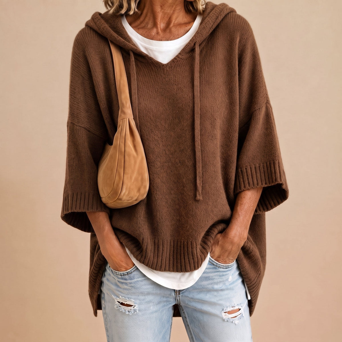 Poncho con cappuccio e maniche a 3/4