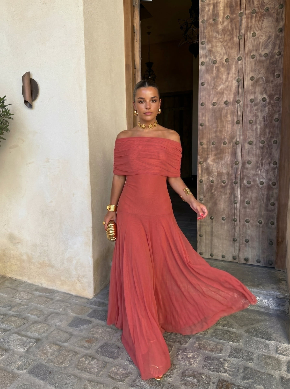 Vestit femení de lli i seda