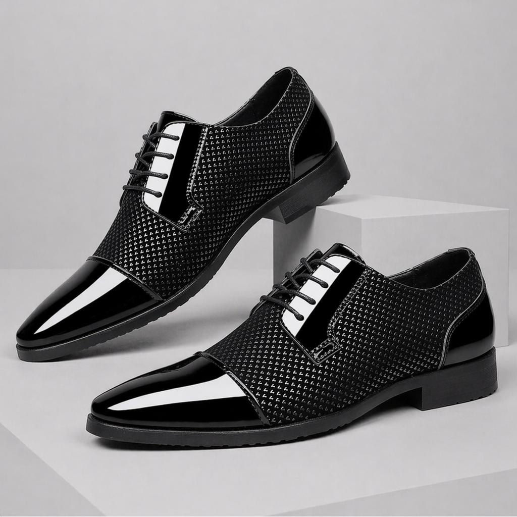 Derbies i lakkert skinn