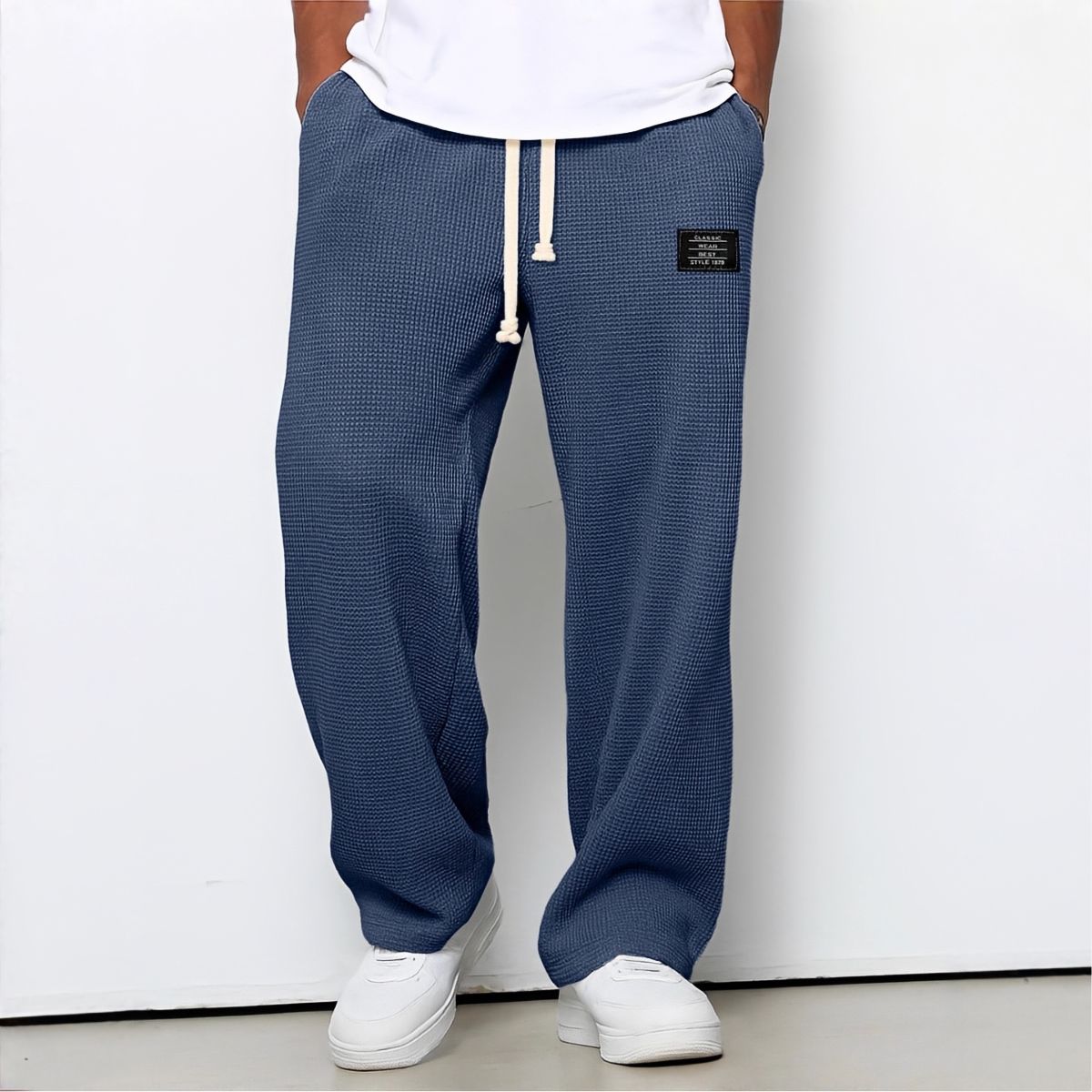 Pantaloni ampi con vita elasticizzata