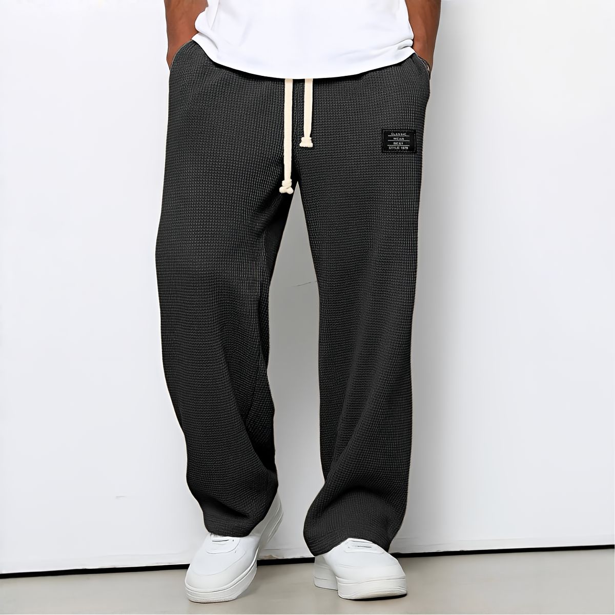 Pantaloni ampi con vita elasticizzata
