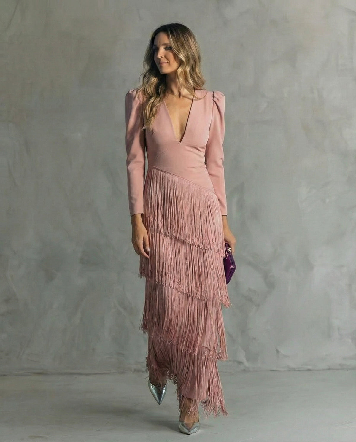 Vestit elegant amb mànigues de franges
