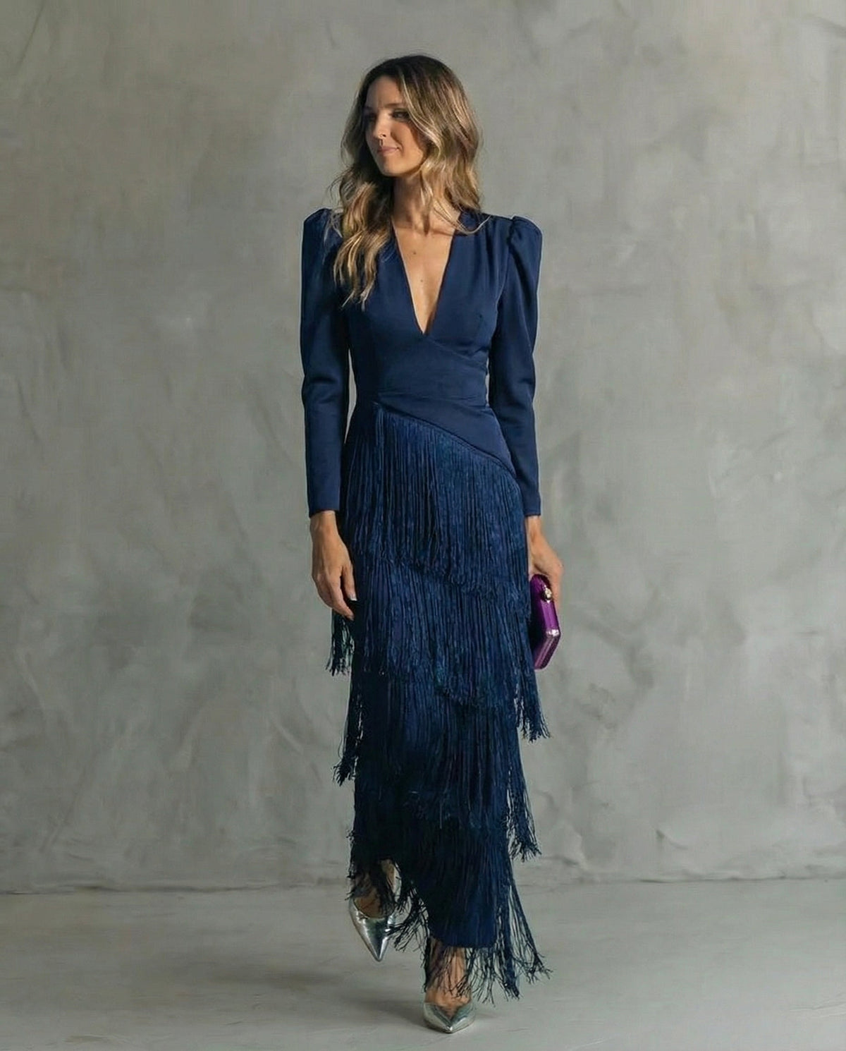 Vestit elegant amb mànigues de franges