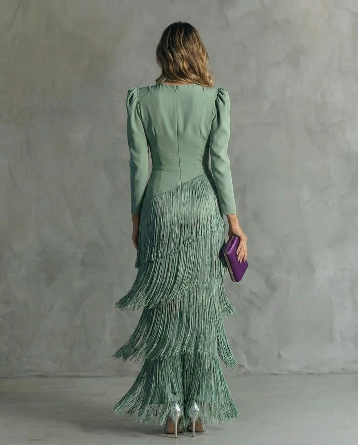 Abito elegante con maniche di frange