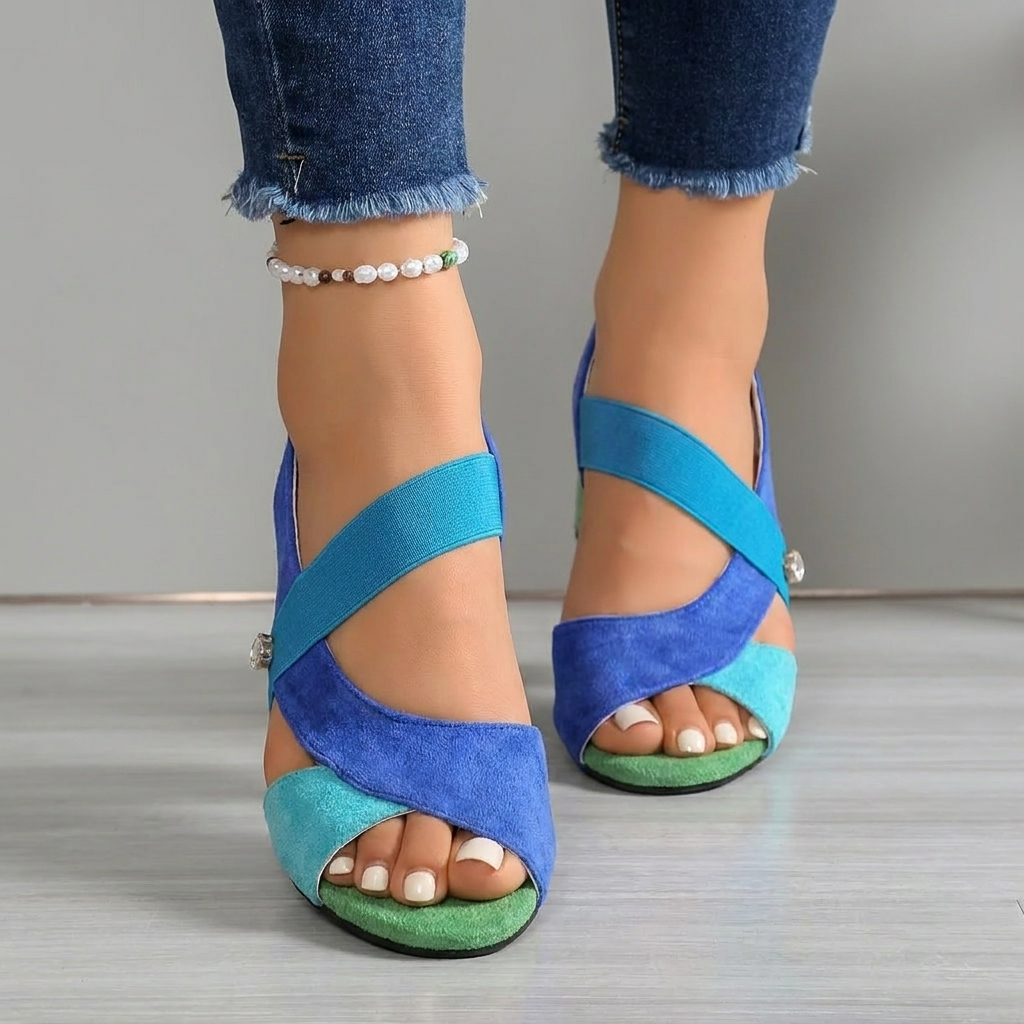 Sandalias de tacón medio con tiras cruzadas