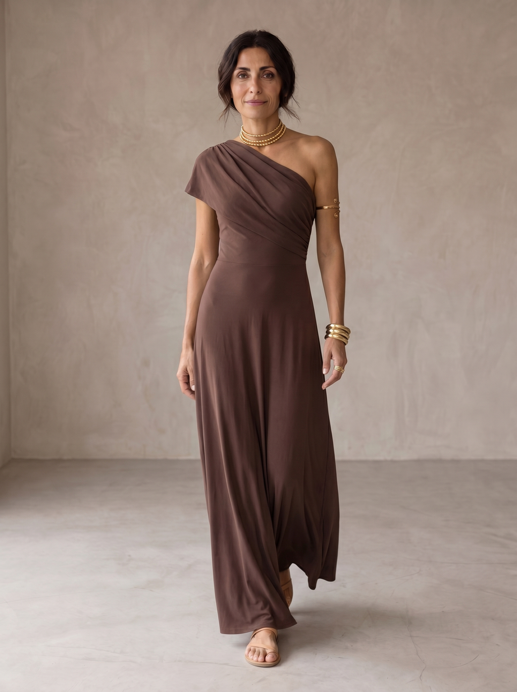 Vestit femení de lli i seda