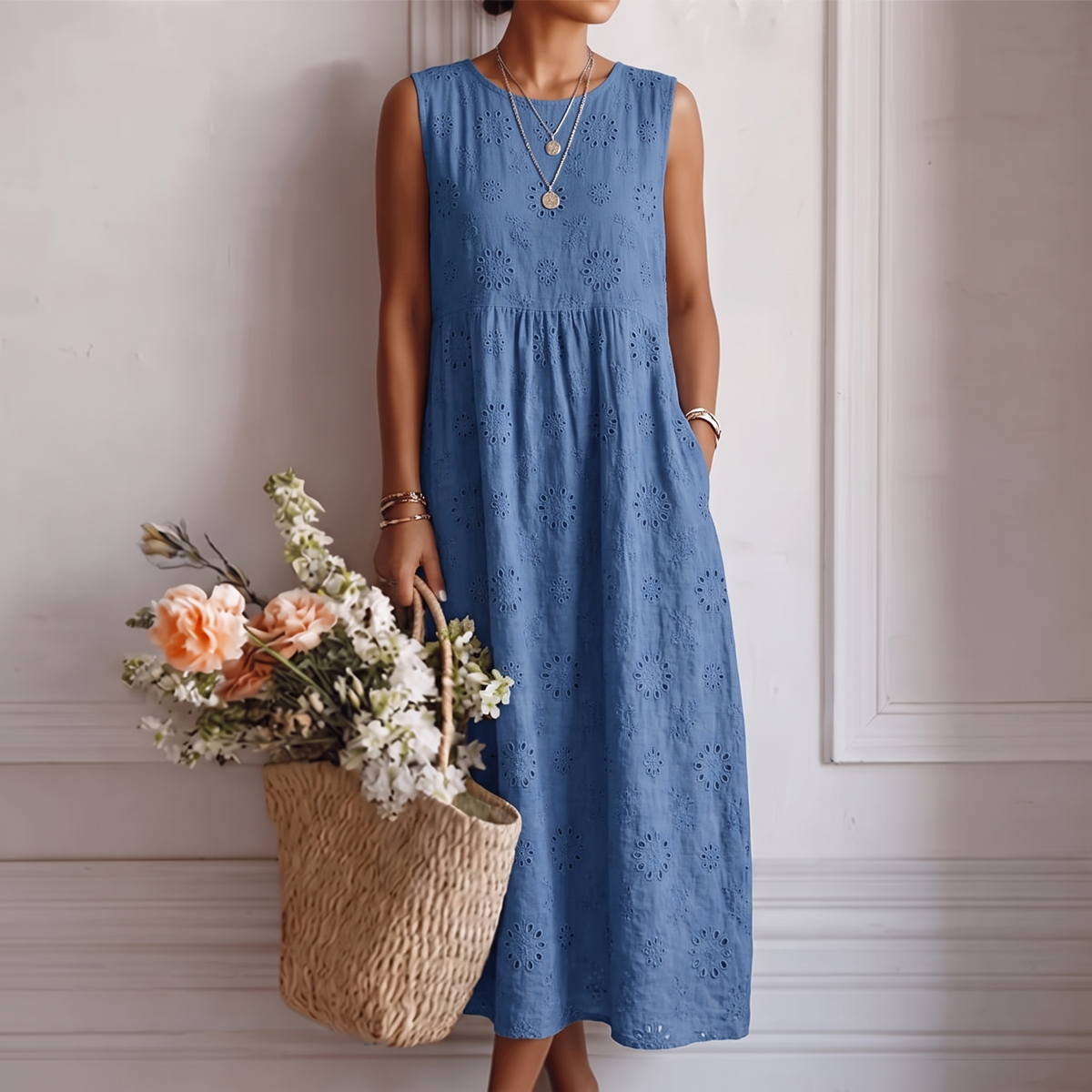 Vestito midi in cotone con scollo rotondo
