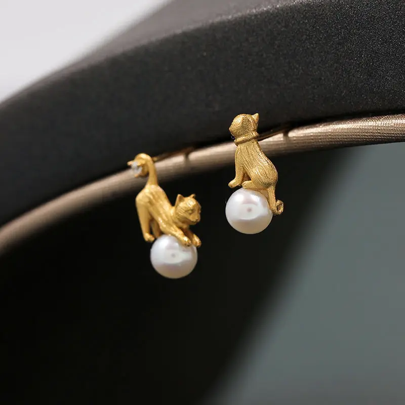 Boucles d’oreilles vintage chaton avec perle