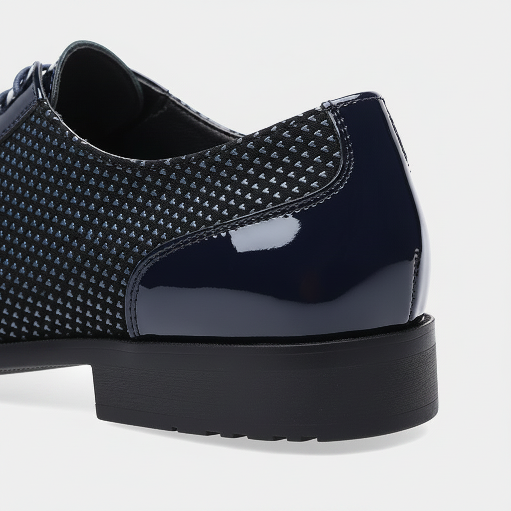 Derbies i lakkert skinn