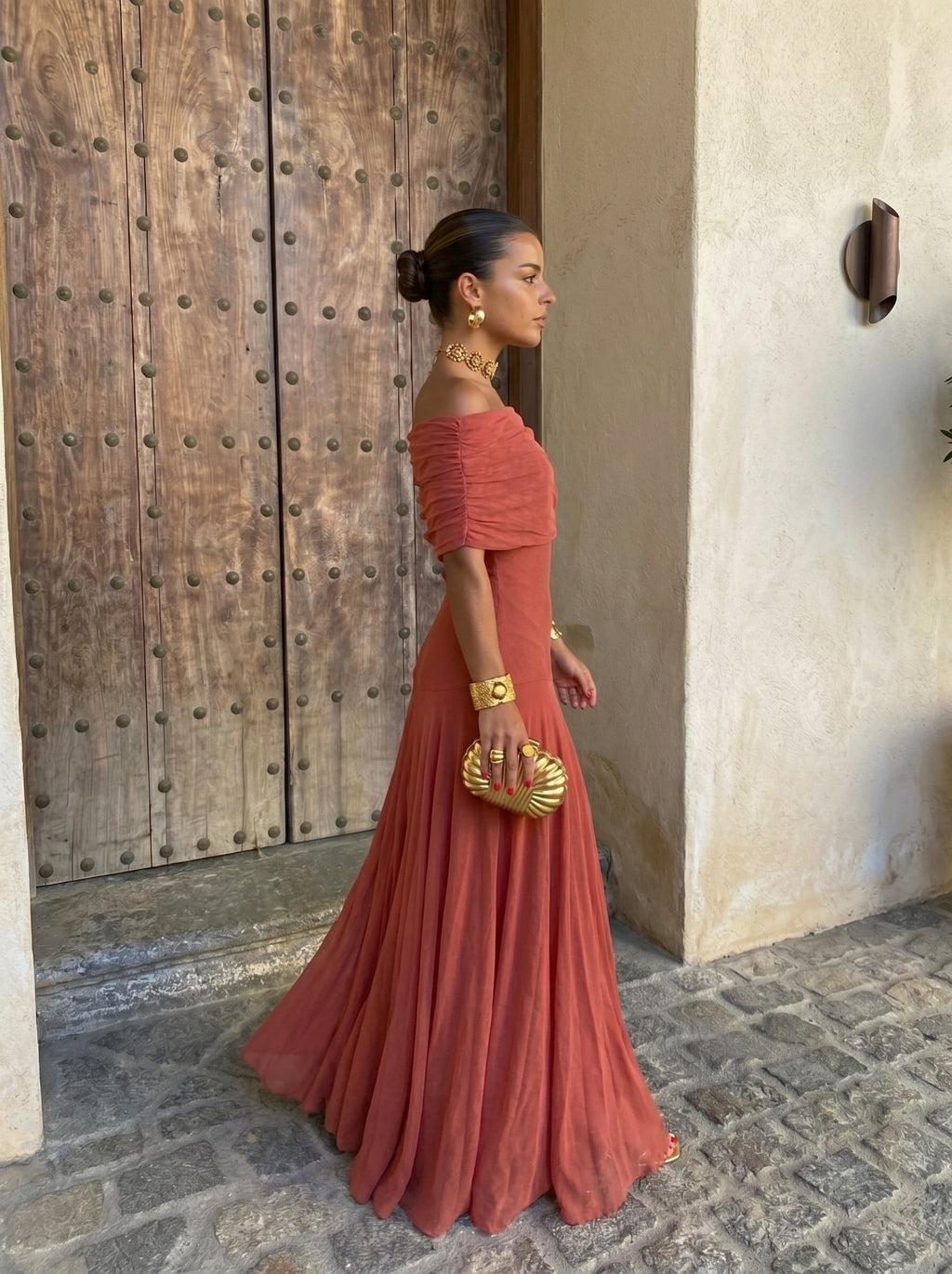 Vestit femení de lli i seda