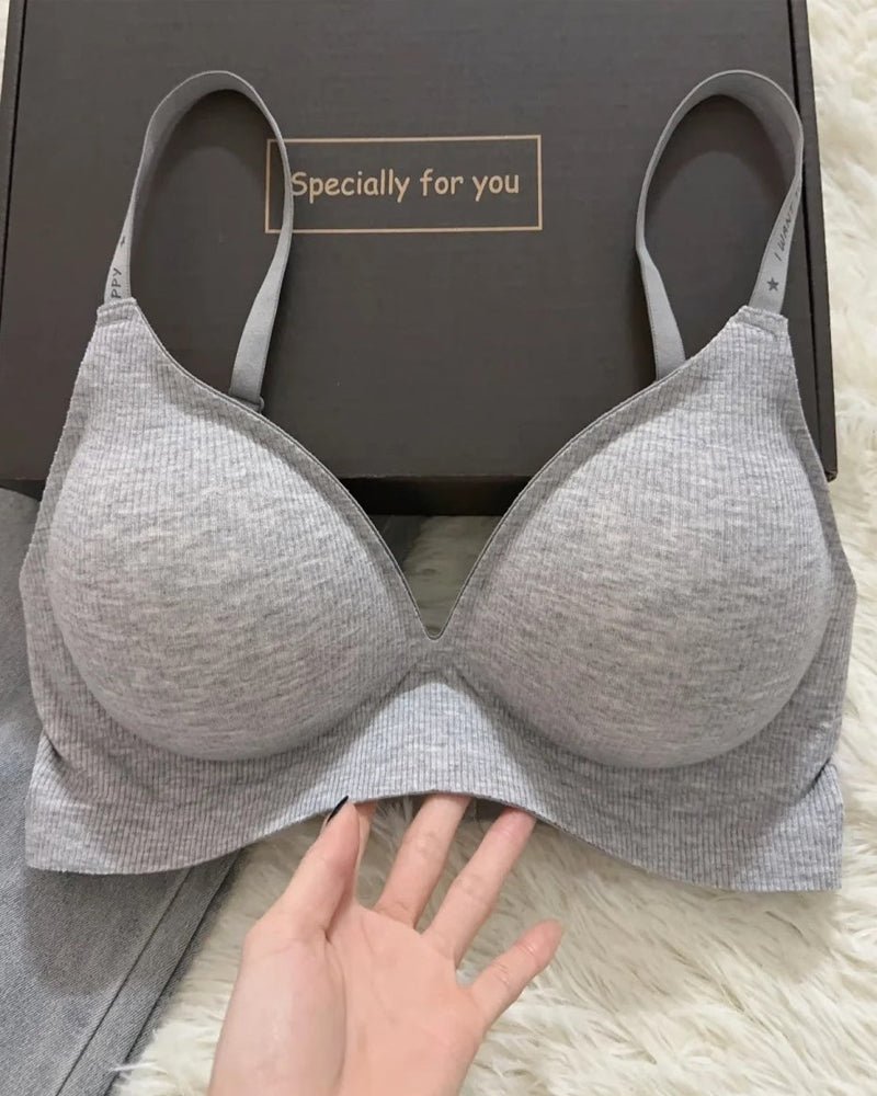Soutien-gorge confort sans armatures à fines bretelles et décolleté en V profond