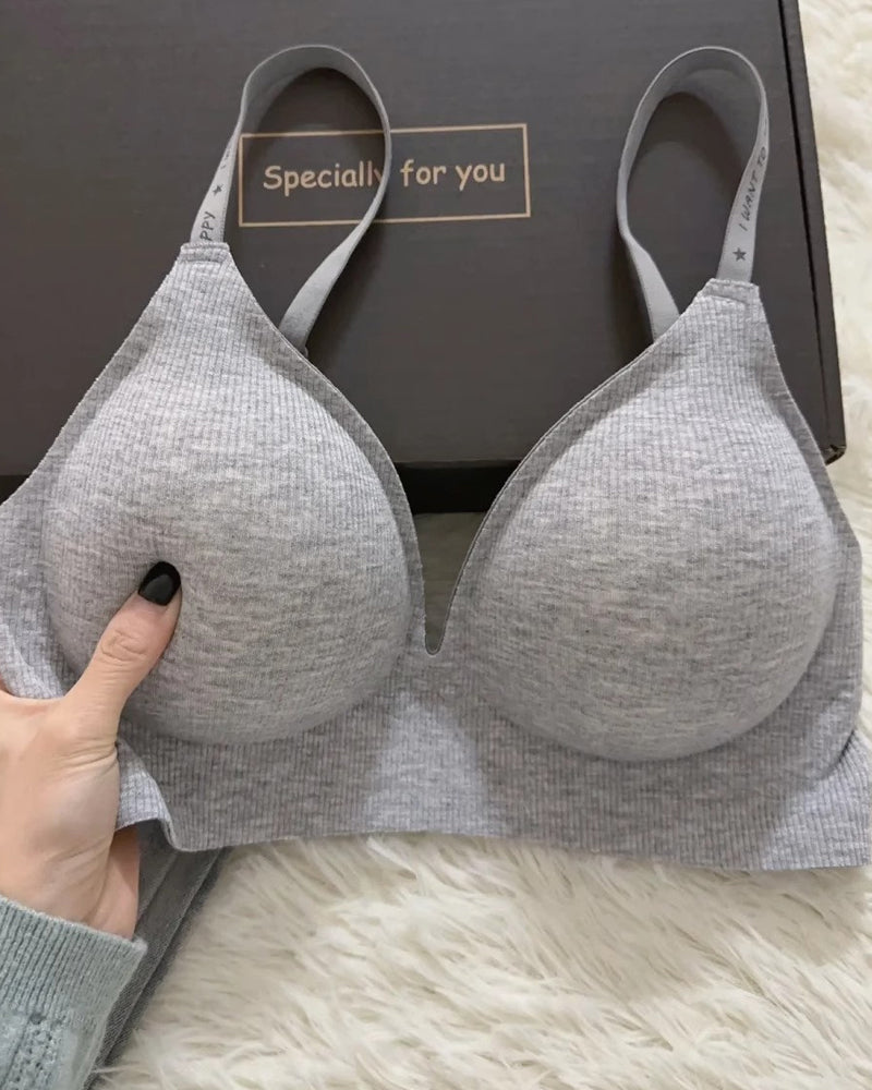 Soutien-gorge confort sans armatures à fines bretelles et décolleté en V profond