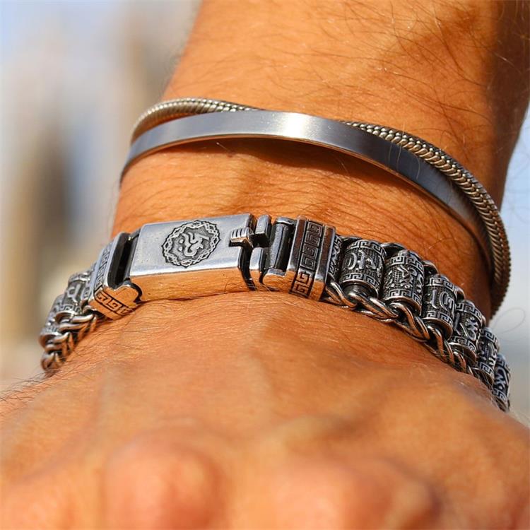 Bracciale con ruota di preghiera portafortuna