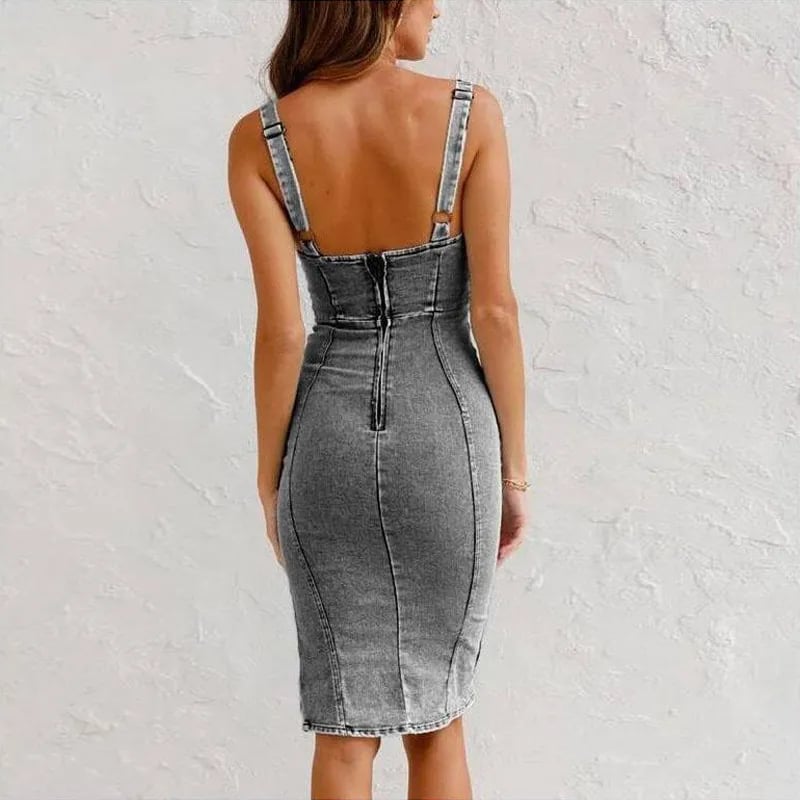 Abito aderente in denim con spacco e spalline regolabili