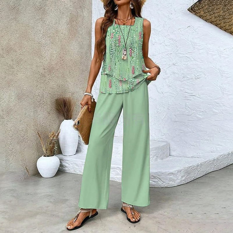 Conjunt estampat: top sense mànigues i pantalons