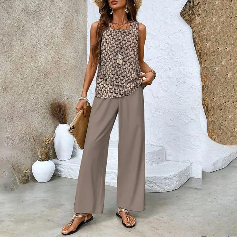 Conjunt estampat: top sense mànigues i pantalons