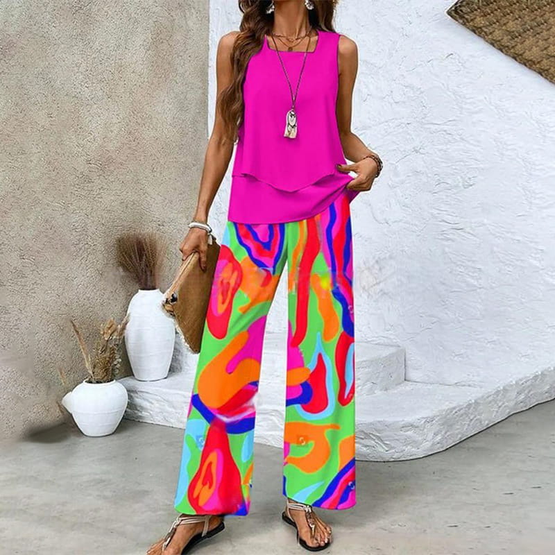 Conjunt estampat: top sense mànigues i pantalons