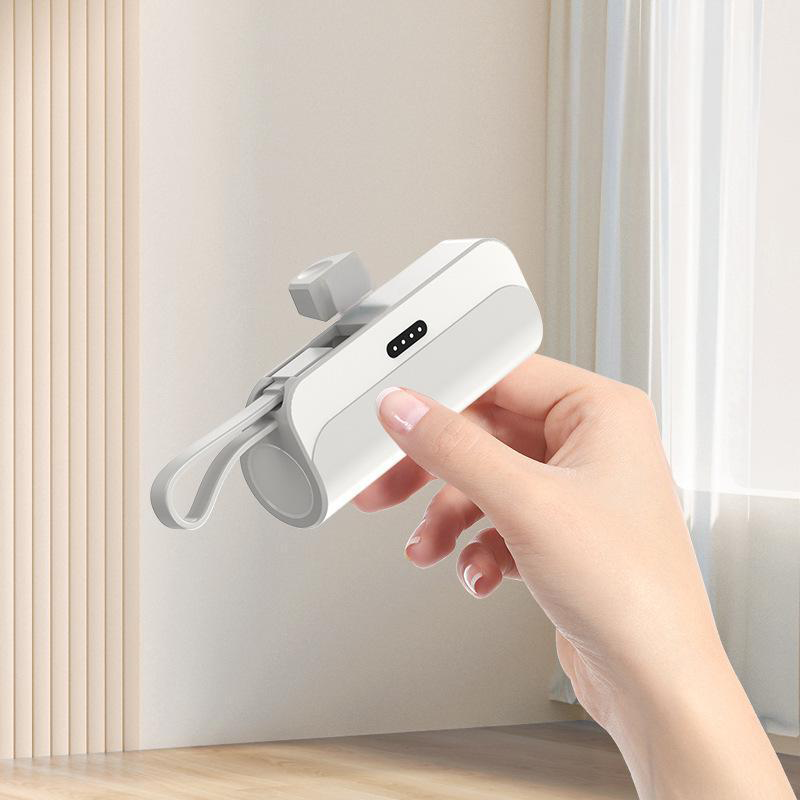 Batterie externe portable haute capacité avec câbles intégrés