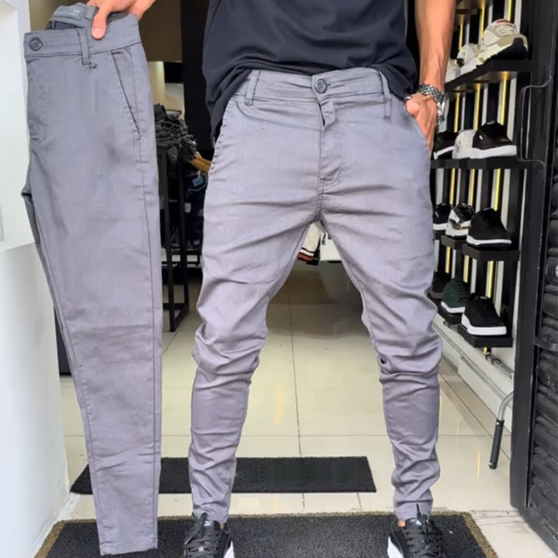 Pantalones casuales entallados para hombre