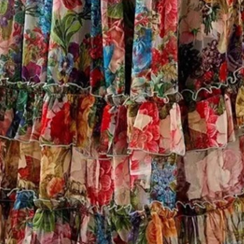 Vestido ligero con cuello en V y estampado floral