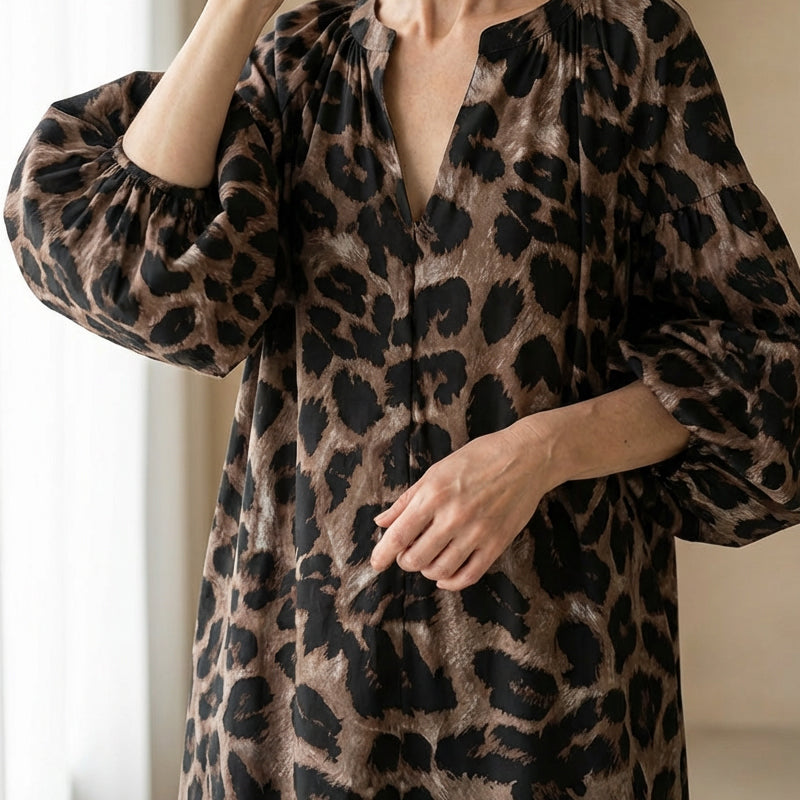Vestit camiser ample llarg amb estampat de lleopard