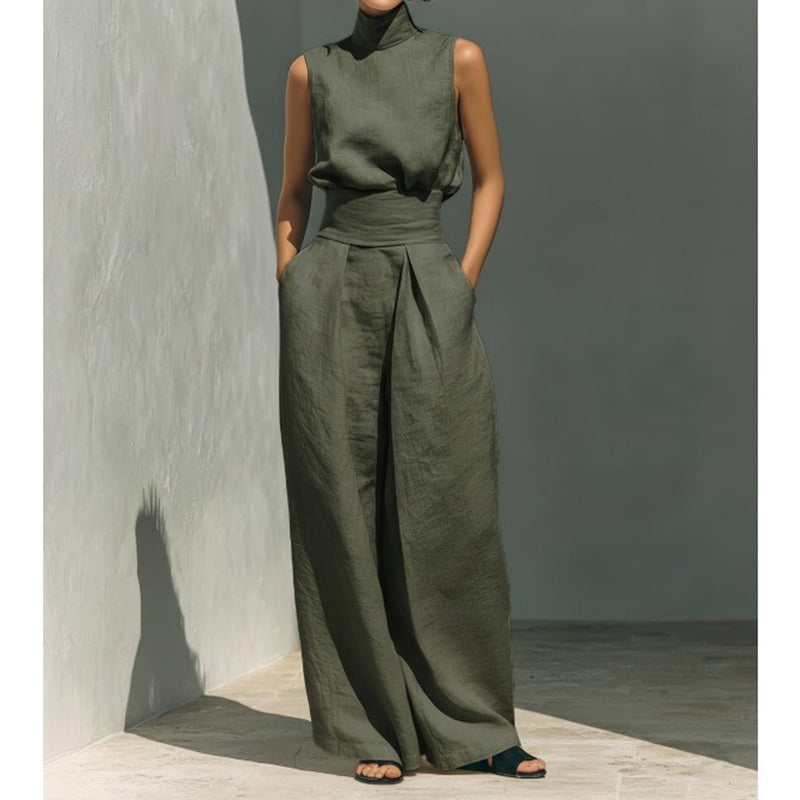 Completo con top corto e pantaloni fluidi a gamba larga