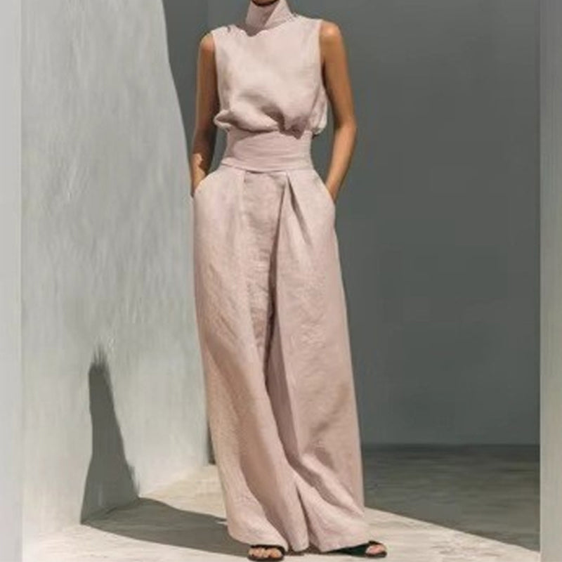 Completo con top corto e pantaloni fluidi a gamba larga