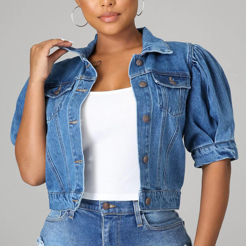 Giacca corta di jeans con maniche a sbuffo