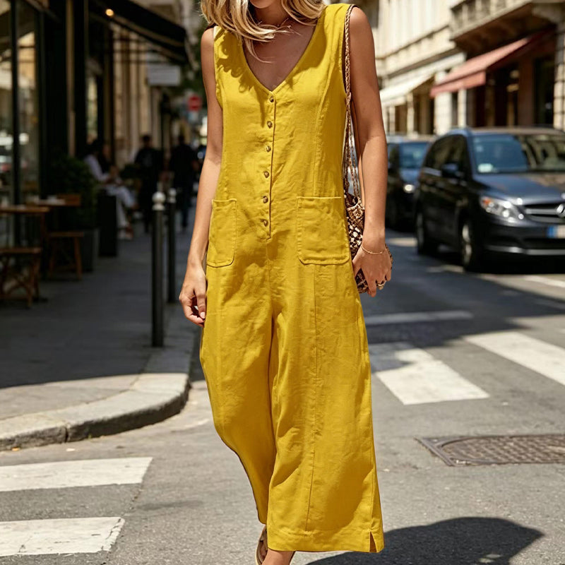 Ermeløs jumpsuit med V-hals og knapper foran til dame