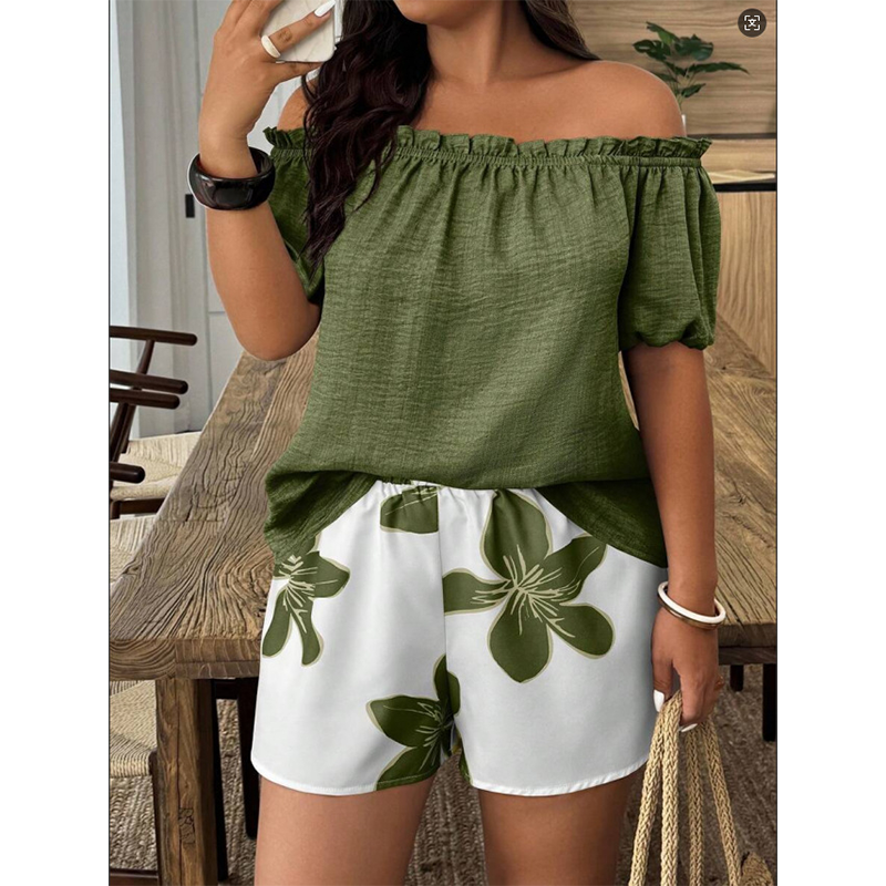 Conjunt de top de màniga caiguda i pantalons curts florets