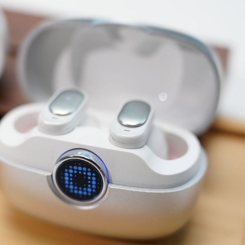 Trådløse øretelefoner med AI-oversettelse i sanntid og støyredusering