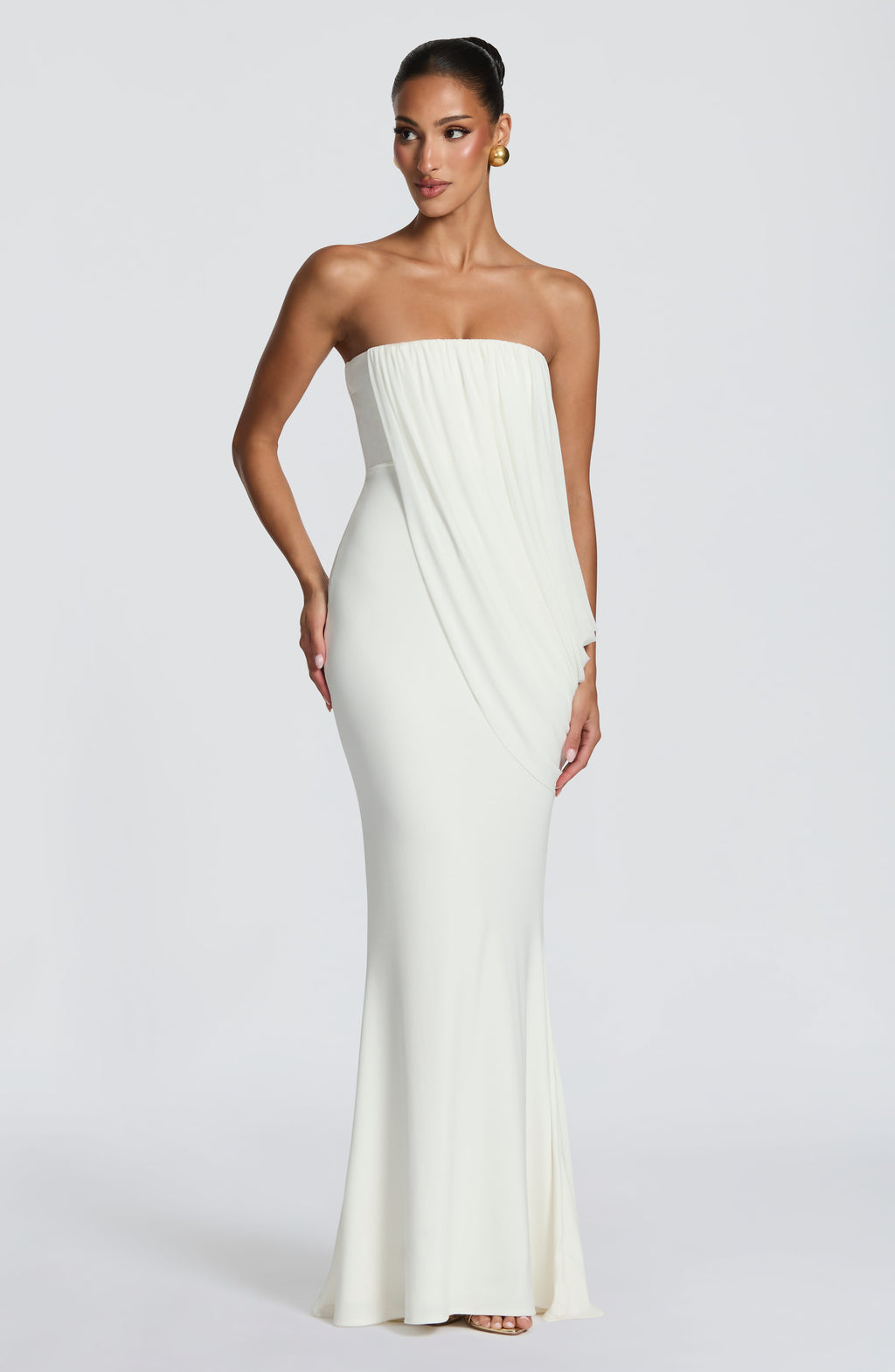 Vestido largo marfil sin tirantes