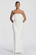 Vestido largo marfil sin tirantes